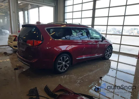 2017 Chrysler Pacifica Limited z USA, uszkodzony, nr VIN 2C4RC1GG8HR851326